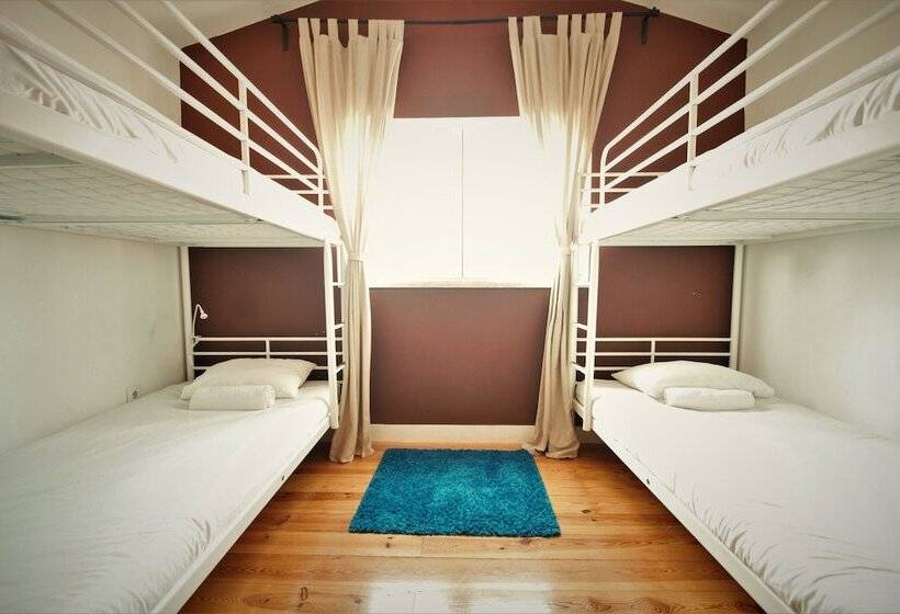 Bed in Shared Room with Shared Bathroom, We Love F Tourists