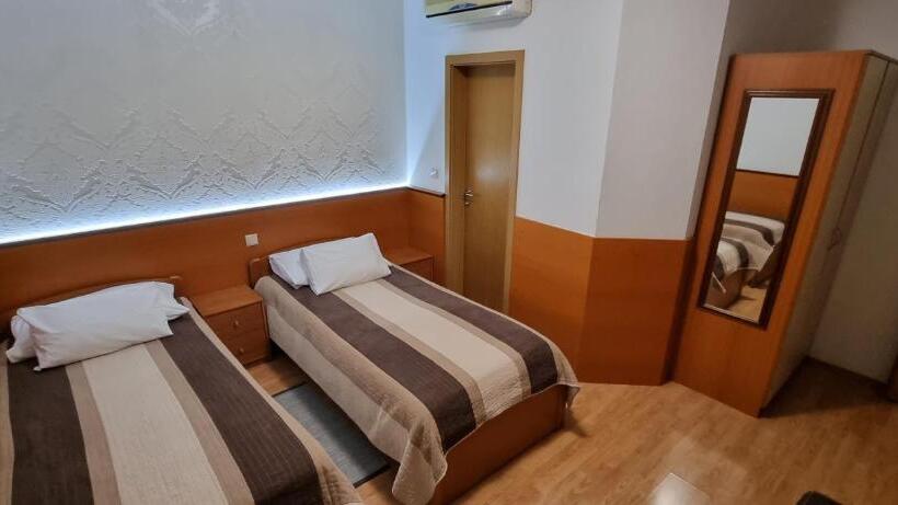 Camera Standard, Sobe/rooms Riva