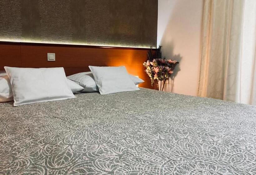 اتاق اکونومی, Sobe/rooms Riva