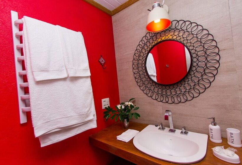 کلبه ییلاقی, Pousada Chacara Arace