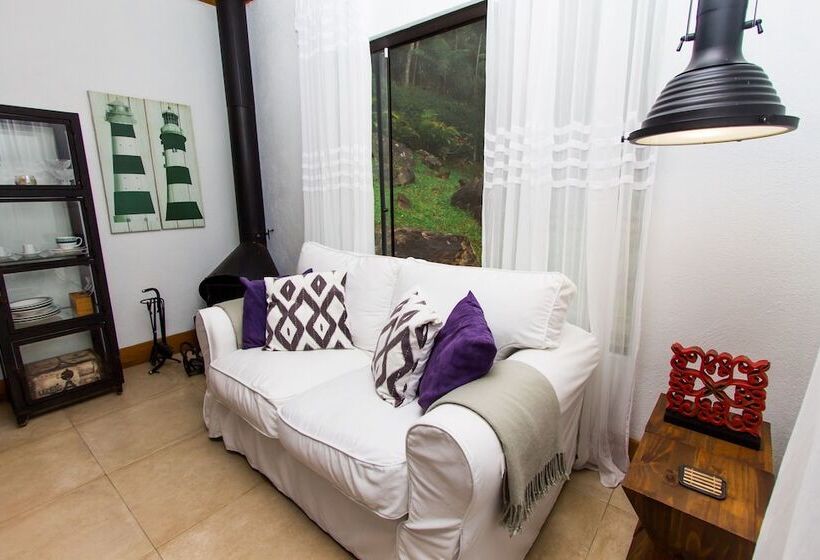 کلبه ییلاقی, Pousada Chacara Arace