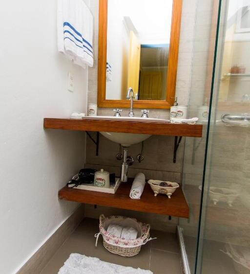 کلبه ییلاقی, Pousada Chacara Arace