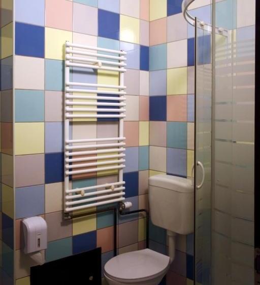 高级三人间, Rooms Fitea