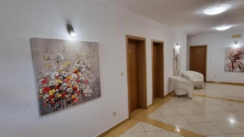اتاق لوکس, Sobe/rooms Riva