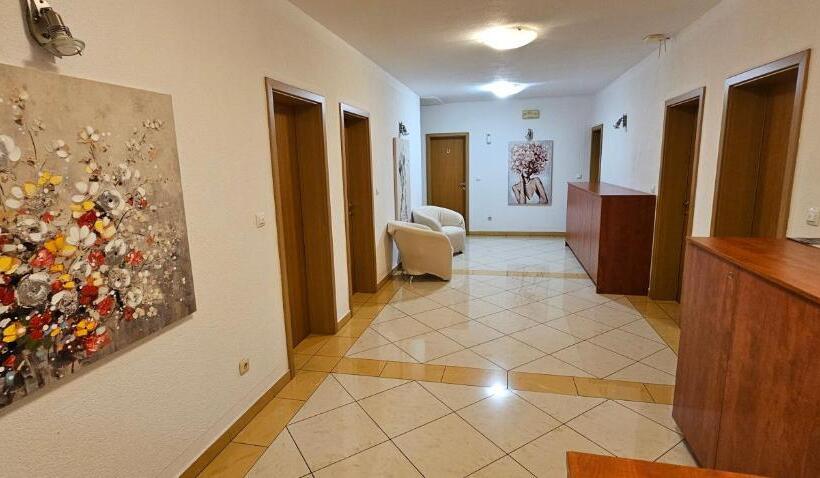 Camera Standard, Sobe/rooms Riva