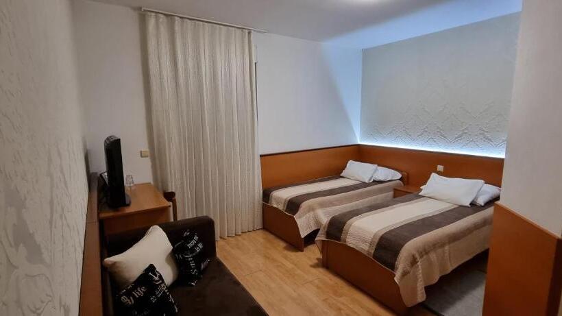 Camera Standard, Sobe/rooms Riva