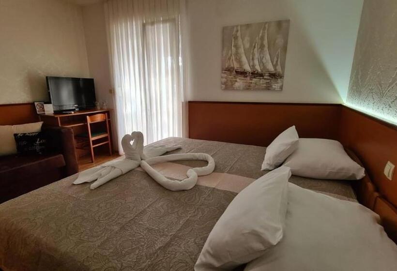 Camera Standard, Sobe/rooms Riva