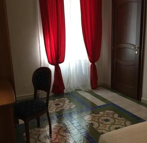 キングサイズベッドのデラックスルーム, Via Roma 205