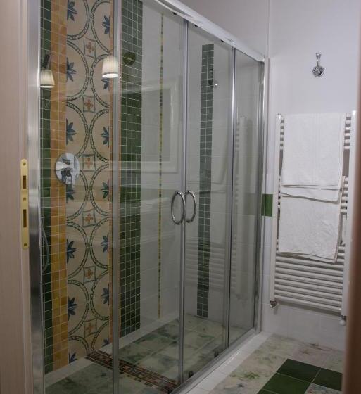 اتاق لوکس با تخت بزرگ, Via Roma 205