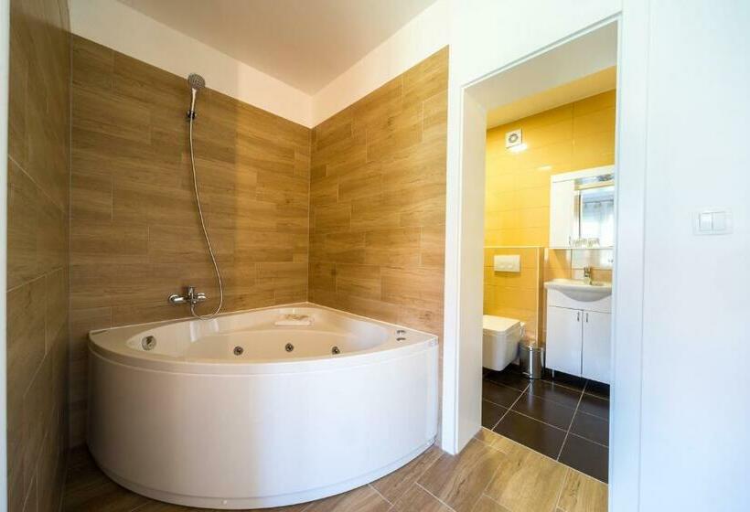 غرفة ديلوكس مزوَّدة بجاكوزي, Villa Gradski Vrt