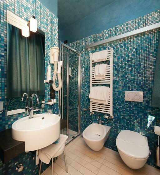 Camera Deluxe, Aurora