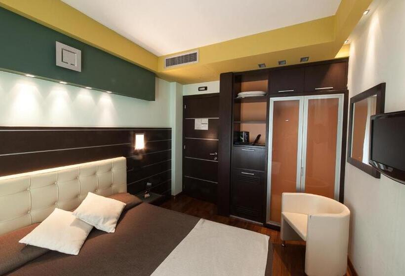 Номер Deluxe, Aurora