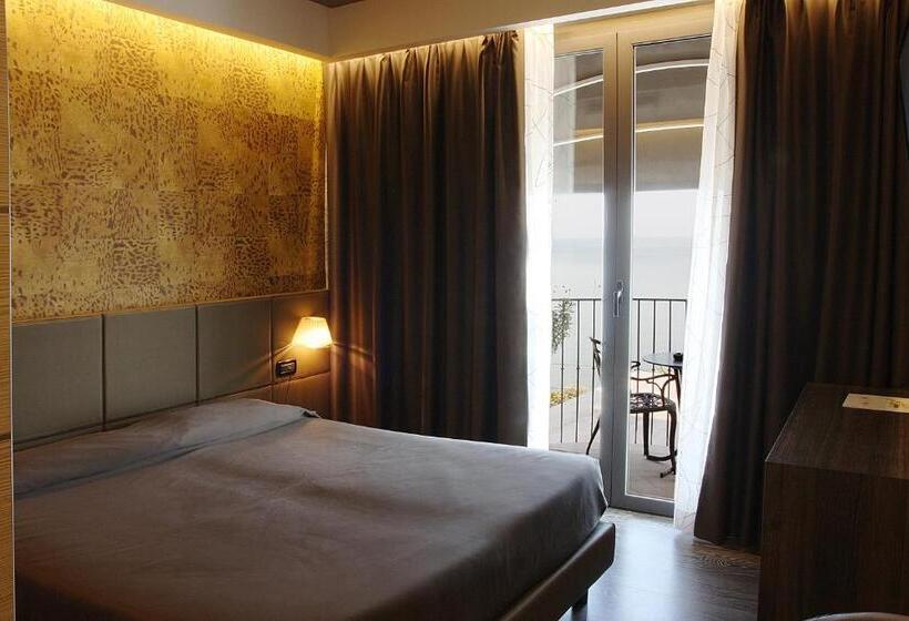 Camera Deluxe Vista Lago, Aurora