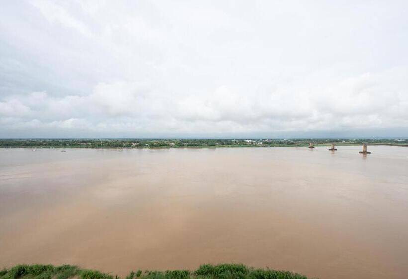 חדר דלוקס, Lbn Asian