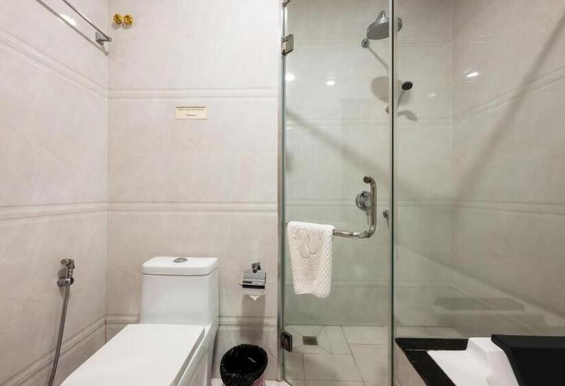 חדר דלוקס, Lbn Asian