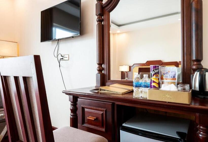 חדר דלוקס, Lbn Asian