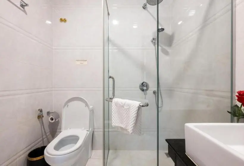 Suite Vue Fleuve, Lbn Asian
