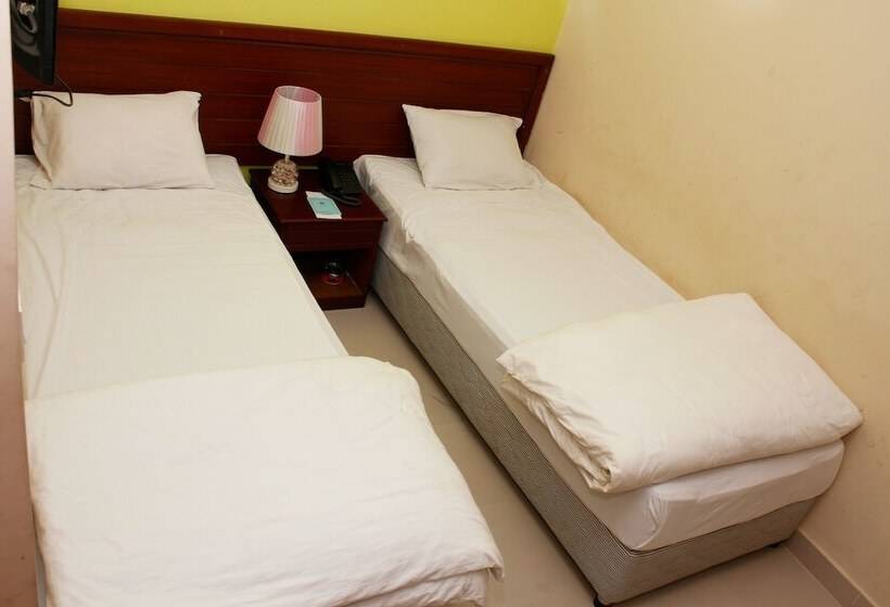 اتاق لوکس, Lighthouse Family Retreat