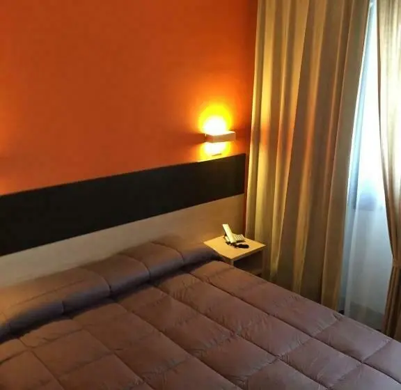 Habitación Estándar, Milano