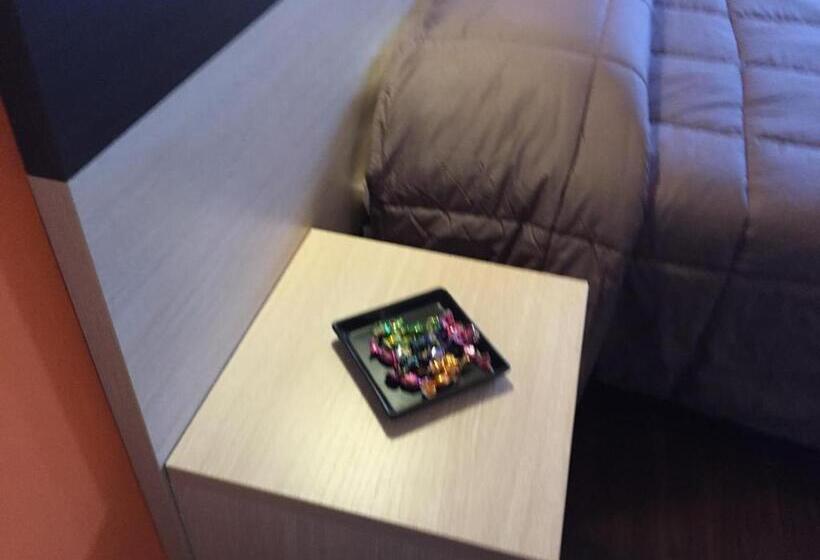 اتاق استاندارد سه نفره, Milano