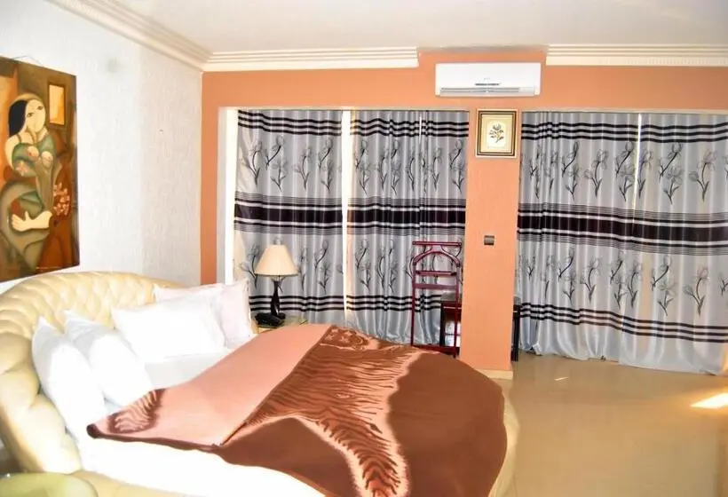 سوییت, Riviera Hotel Benin