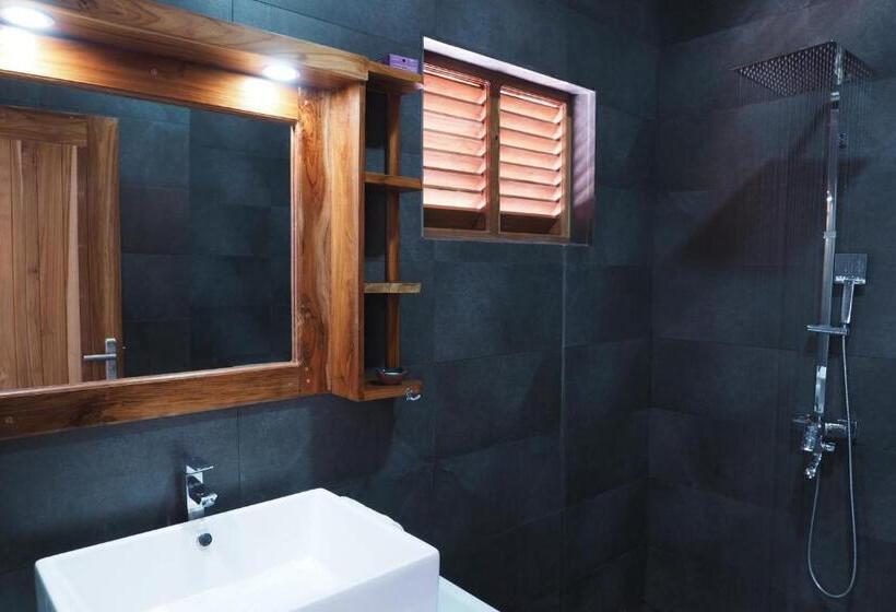 غرفة قياسية مطلّة علي البحر مزوَّدة بشُرفة, The Seascape