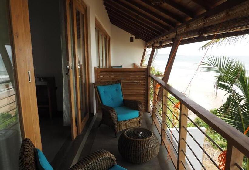 غرفة قياسية مطلّة علي البحر مزوَّدة بشُرفة, The Seascape