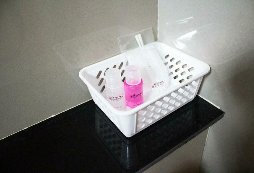 غرفة قياسية, Naiya Place