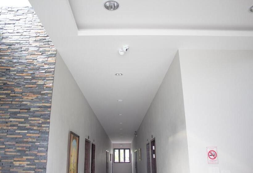 غرفة قياسية, Naiya Place