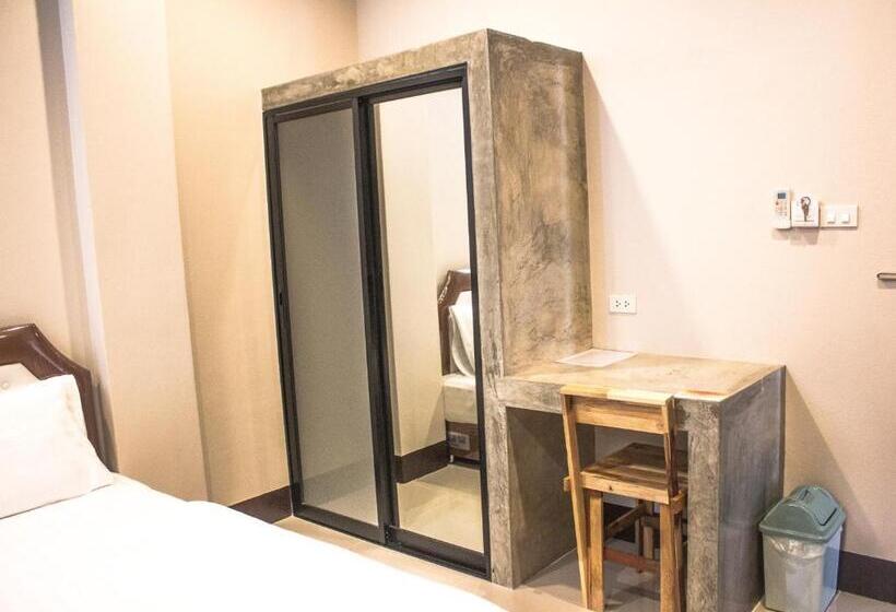 غرفة قياسية, Naiya Place