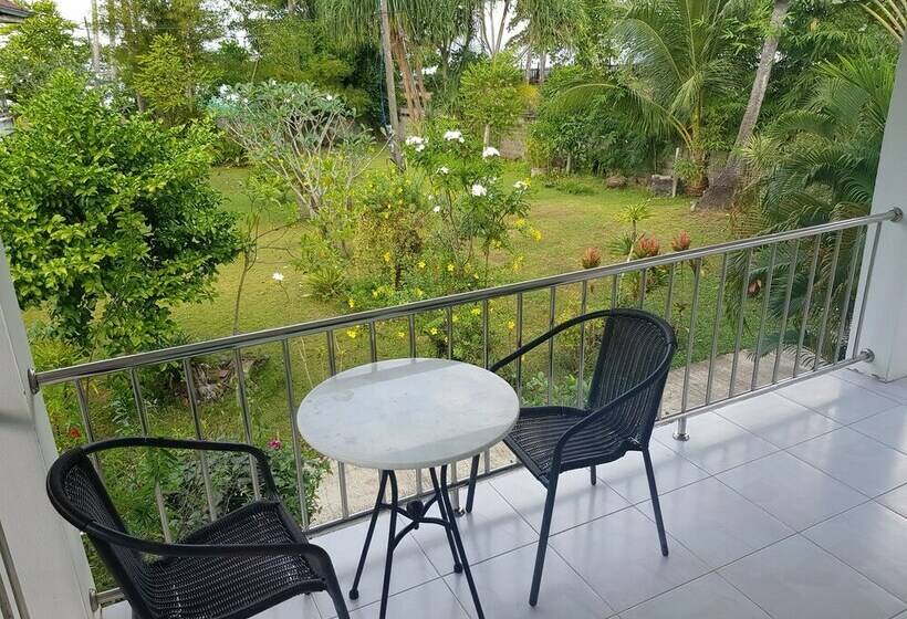 بانگلوی سوپریور, Mook Ing Lay