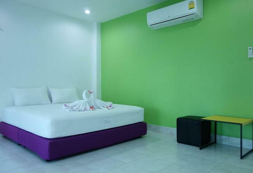 خانه 1 خوابه, Mook Ing Lay