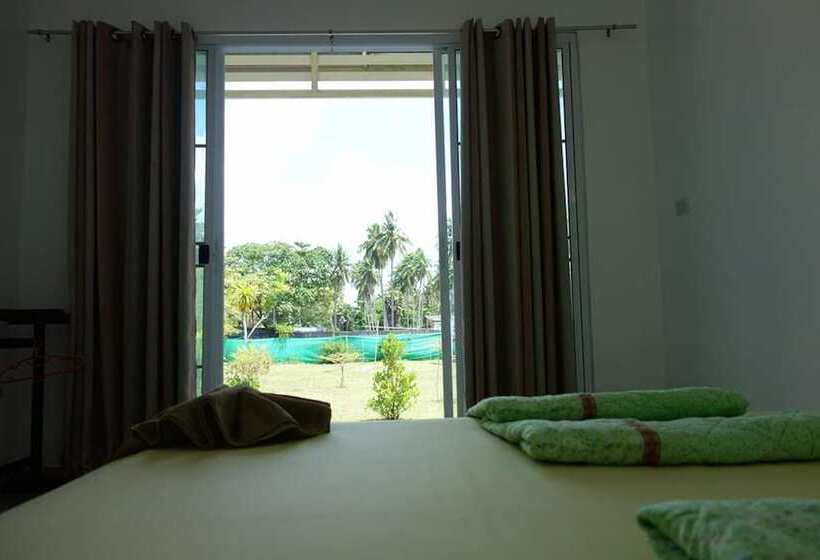 بانگلوی سوپریور, Mook Ing Lay