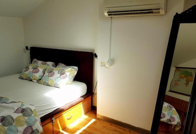 اتاق استاندارد با سرویس بهداشتی مشترک, Yes Lisbon Hostel