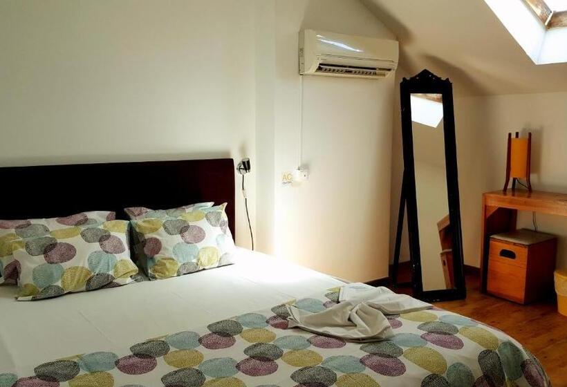 اتاق استاندارد با سرویس بهداشتی مشترک, Yes Lisbon Hostel