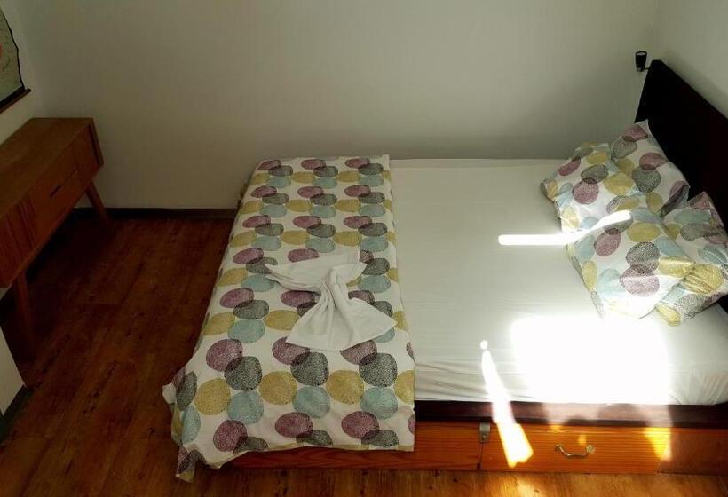 اتاق استاندارد با سرویس بهداشتی مشترک, Yes Lisbon Hostel