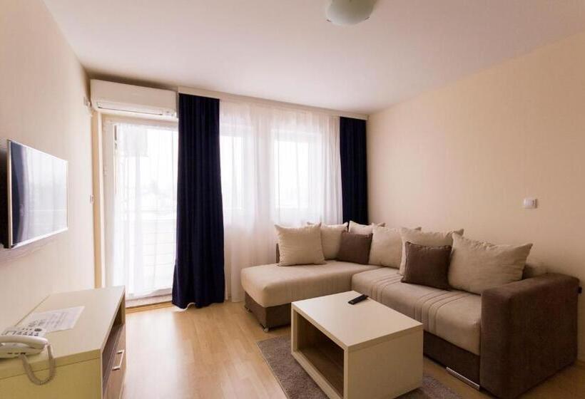 آپارتمان 1 خوابه با بالکن, Airport Hotel Garni