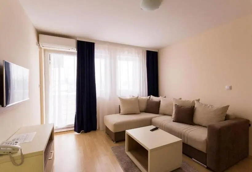 آپارتمان 1 خوابه با بالکن, Airport Hotel Garni