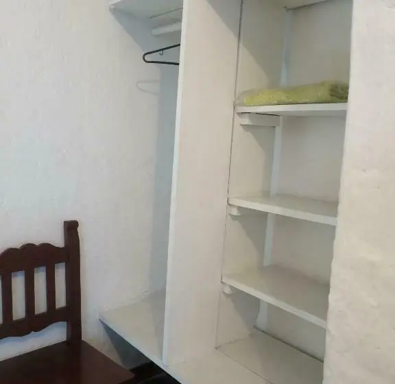 スタンダードシングルルーム, Hostal La Cazihita