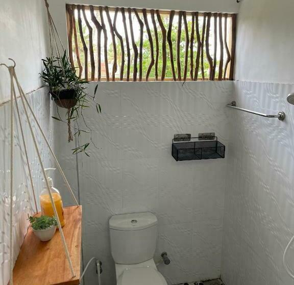 اتاق لوکس با بالکن و چشم‌انداز دریا, Sea Life Guest & Surf House