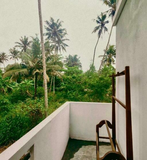 اتاق لوکس با بالکن, Sea Life Guest & Surf House
