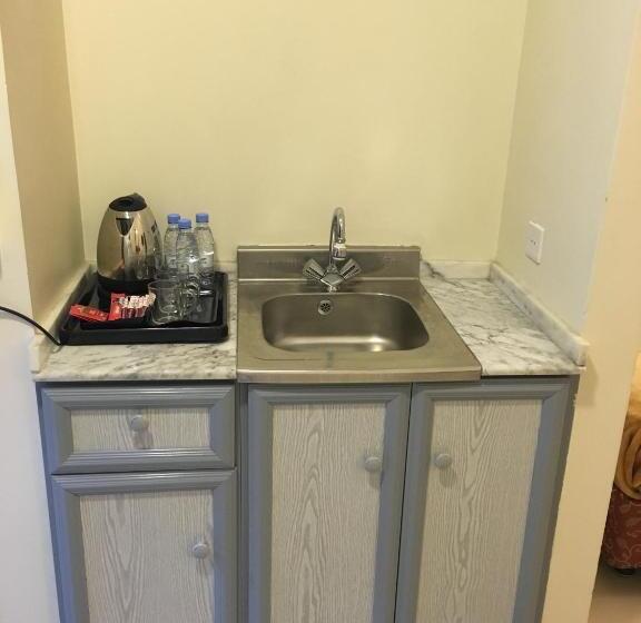 标准工作室, Al Meknan