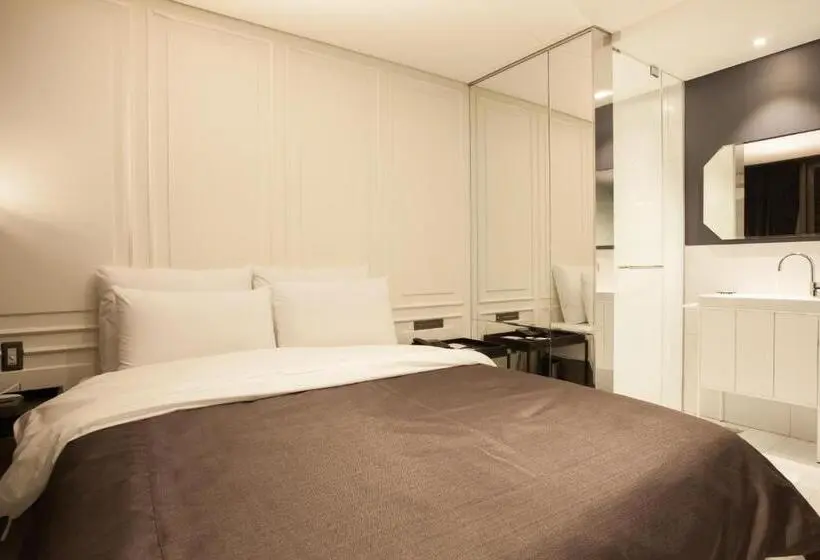 Chambre Standard, Gaden