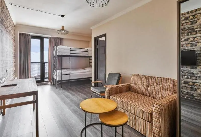 Perhehuone, Gudauri Loft