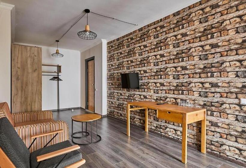 اتاق خانوادگی, Gudauri Loft