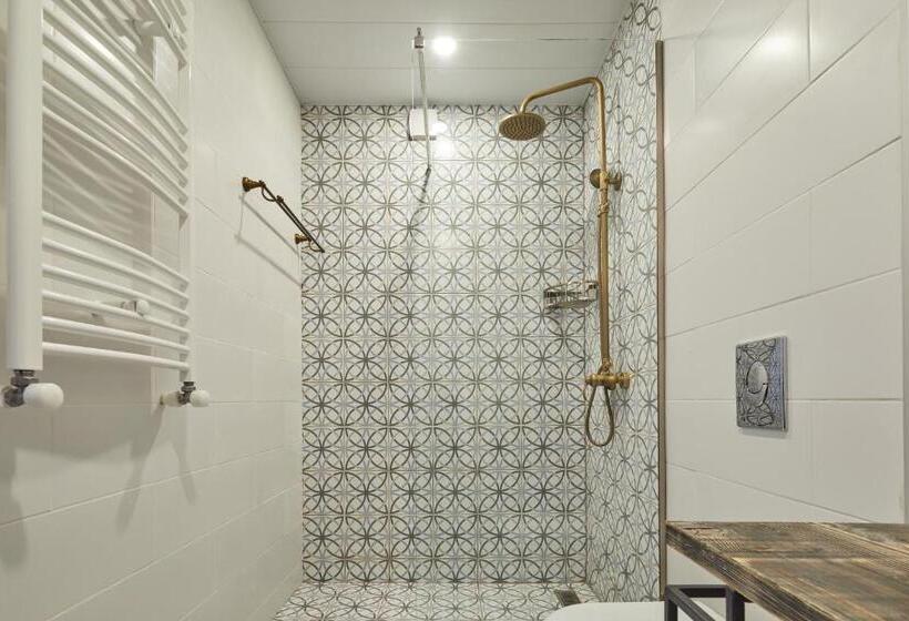 اتاق لوکس, Gudauri Loft