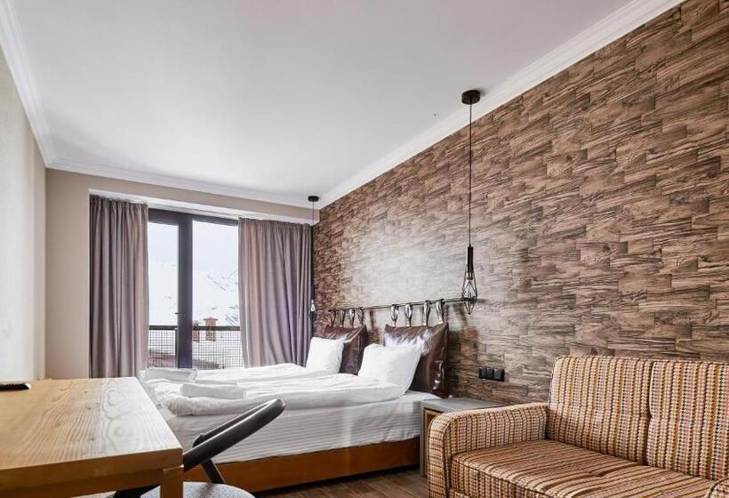 اتاق اجرایی, Gudauri Loft