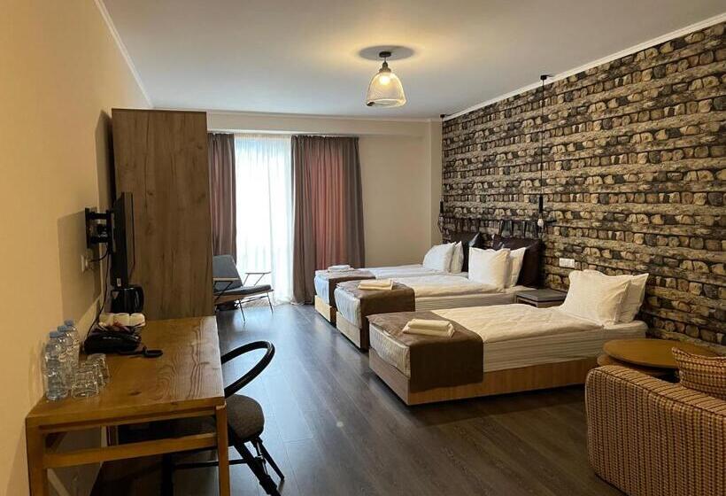 اتاق استاندارد سه نفره, Gudauri Loft