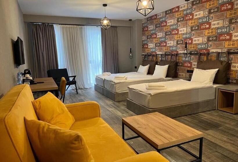 اتاق استاندارد سه نفره, Gudauri Loft