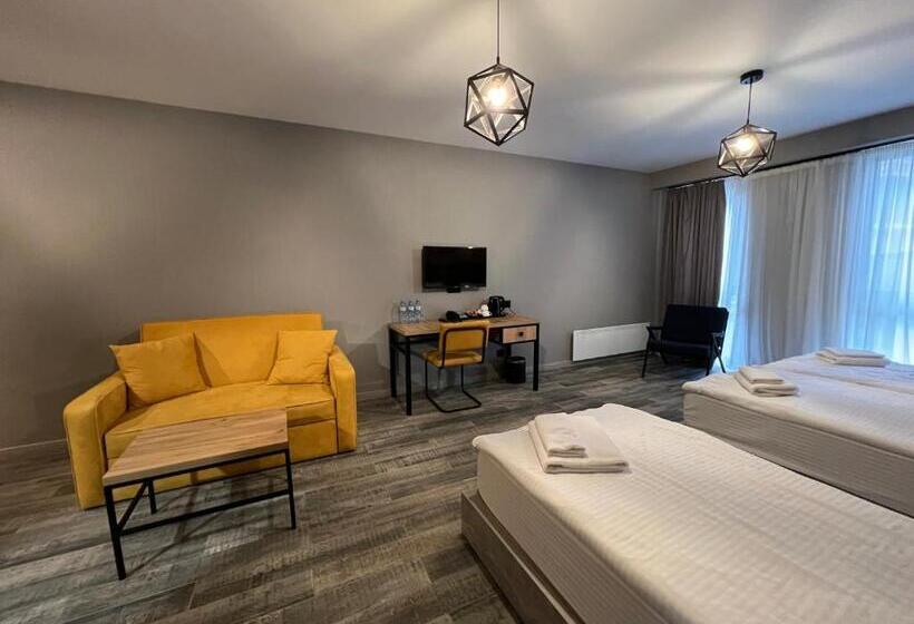 اتاق استاندارد سه نفره, Gudauri Loft